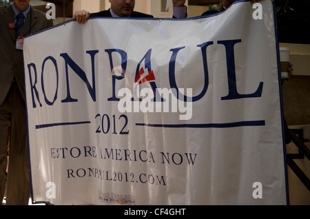 Ron Paul Unterstützer bei der California State GOP Convention 25.02.2012.