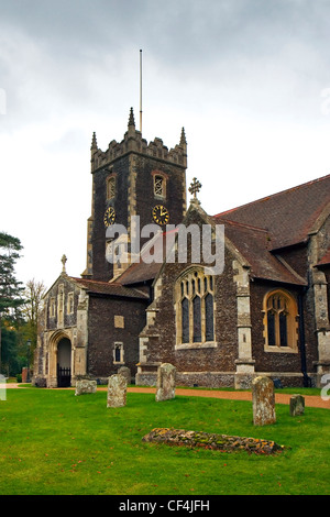 Eine Außenansicht des St. Mary Magdalene Kirche auf dem Royal Sandringham Anwesen in Norfolk. Stockfoto