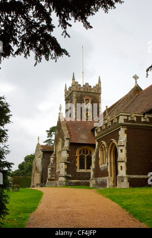 Eine Außenansicht des St. Mary Magdalene Kirche auf dem Royal Sandringham Anwesen in Norfolk. Stockfoto