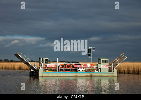 Die Seilfähre über den Fluß Yare am Reedham in Norfork. Stockfoto