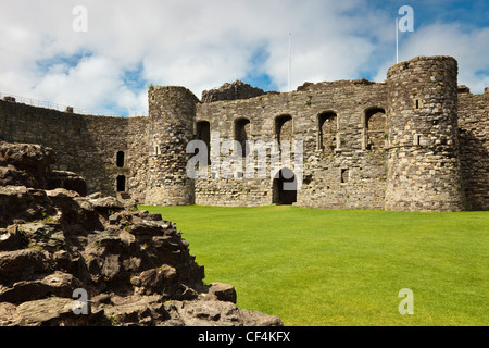 Die Kernburg von Beaumaris Castle, der letzten und größten der Burgen werden von König Edward i. in Wales gebaut. Bau von t Stockfoto