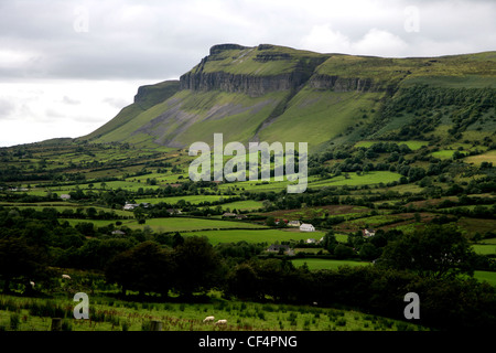 Yeats Land, County Sligo, Irland, zeigen die Dartry Mountains und Ben Bulen. Stockfoto