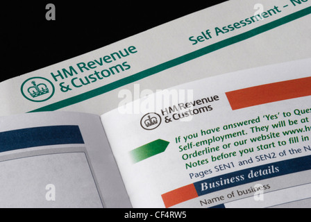 Self Assessment Seiten von HM Revenue and Customs (HMRC) UK Steuererklärung. Stockfoto