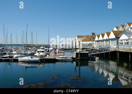 Boote in der Stadt Quay Marina, Southampton. Stockfoto