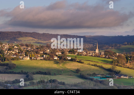 Blick über Painswick Tal und die Cotswold Dorf Painswick im Winter, Gloucestershire, UK