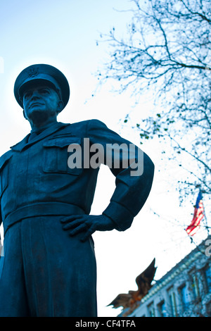 Statue von Präsident Eisenhower am Grosvenor Square vor der amerikanischen Botschaft. Stockfoto