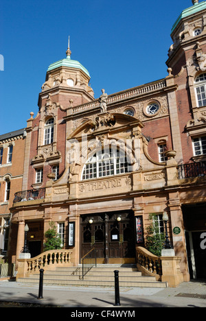 Richmond Theater ist Grade II denkmalgeschütztes Gebäude befindet sich auf Richmond grün, im Jahr 1899 gebaut und entworfen von dem berühmten Theater-Bogen Stockfoto