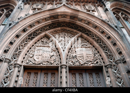 Die viktorianischen gotischen John Rylands University Library am Deansgate in Manchester, einer der am besten ausgestatteten wissenschaftlichen Bibliotheken in Stockfoto