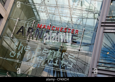 Manchester Arndale, Großbritanniens größte innerstädtische Einkaufszentrum, befindet sich im Herzen der Innenstadt von Manchester. Stockfoto