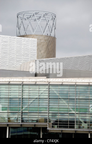 Die Lowry-Kunstgalerie und Theater im Herzen der sanierten Salford Kais in Greater Manchester. Stockfoto