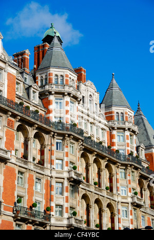 Wohnungen in einem viktorianischen Gebäude am Parkside, mit Blick auf Hyde Park. Stockfoto