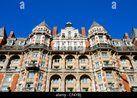 Wohnungen in einem viktorianischen Gebäude am Parkside, mit Blick auf Hyde Park. Stockfoto