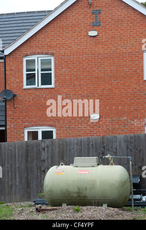 Über dem Boden lose tank Gehäuse LPG zur Wohnungsheizung Kraftstoff in England. Stockfoto