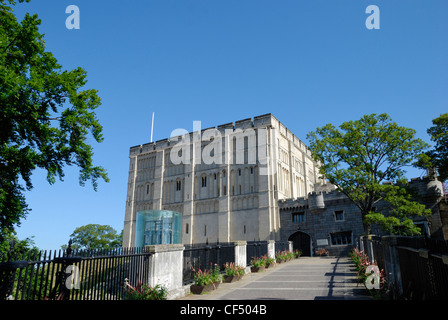 Norwich Schloss, als ein Königspalast im 12. Jahrhundert von den Normannen erbaut. Das Schloss ist heute ein Museum und eine Kunstgalerie mit coll Stockfoto