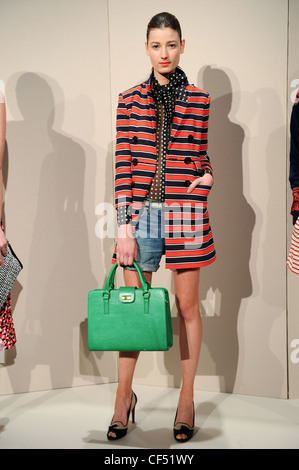 J Crew New York bereit zum WearSpringSummer 2012 Stockfoto