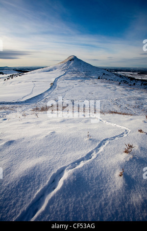 Schnee bedeckt, Nähe Topping, einem Hügel mit einer markanten kegelförmigen Spitze, die Form ist oft im Vergleich zu den Stockfoto