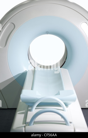 CAT-Scan-Komplettsystem in einem Krankenhaus. Magnet-Resonanz-Tomographie Scan. Stockfoto