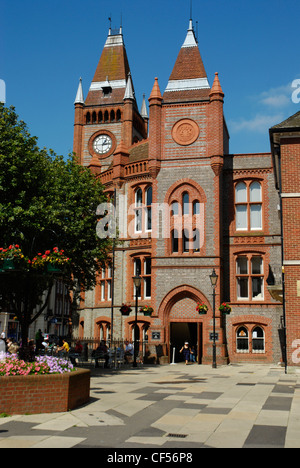 Der Eingang zum Lesen Rathaus auch als ein Museum und eine Kunstgalerie genutzt. Stockfoto