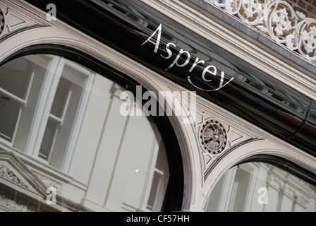 Außenansicht der Asprey Juweliere Zeichen und Fenster Reflexionen auf New Bond Street. Stockfoto