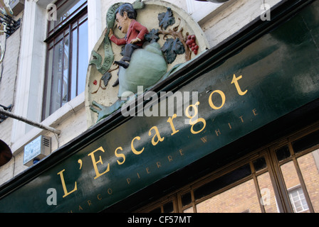 Die Beschilderung für Marco Pierre weiß l ' Escargot Restaurant auf Griechisch Street. Stockfoto