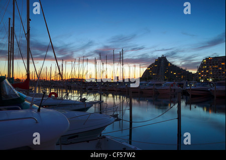 Yacht-Hafen in La Grande Motte am Mittelmeer, Frankreich Stockfoto