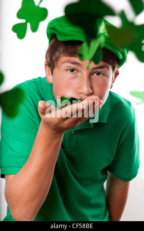 St. Patricks Day Feier Teenager Spaß Stockfoto