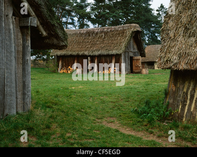 Stow angelsächsischen Westdorf, eine experimentelle Dorf erbaut auf dem ausgegrabenen Gelände einer frühmittelalterlichen Siedlung gebräuchlich 420-65 Stockfoto