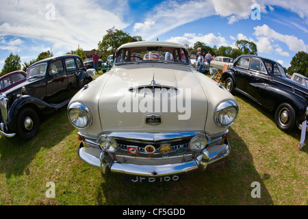 Motorhaube von einem Austin 7 auf dem Display bei Thornfalcon Oldtimer-Treffen. Stockfoto