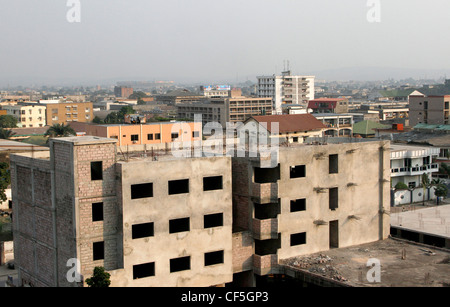 Blick über den DRC Hauptstadt Kinshasa. Stadtzentrum, La Ville, Kinshasa, demokratische Republik Kongo. Stockfoto