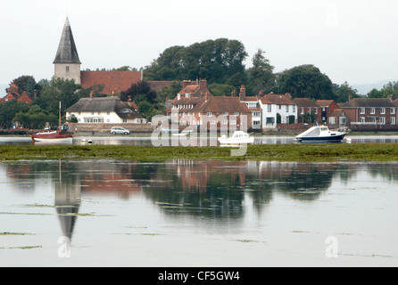 Ein Blick in Richtung Dorf Bosham. Stockfoto