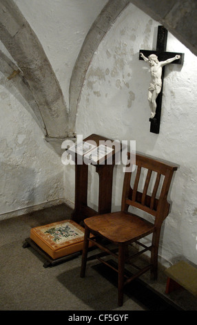 Interieur der Holy Trinity Church in Bosham Dorf. Stockfoto