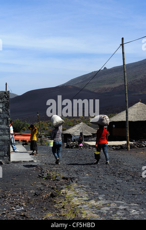 Dorf-Portela in Krater Cha Das Caldeiras, Insel Fogo, Kapverdische Inseln, Afrika Stockfoto