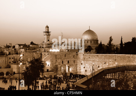 Blick auf die Klagemauer und Felsendom in der alten Stadt von Jerusalem, Israel. Stockfoto