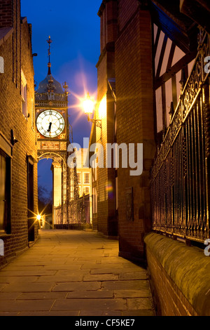 Ein Blick auf das Eastgate Clock in Chester. Die Uhr wurde gebaut, um Königin Victorias Diamant-Jubiläum von 1897, aber erinnern sie Stockfoto