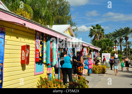 Geschäfte in Stroh Markt, Freeport, Bahamas Stockfoto