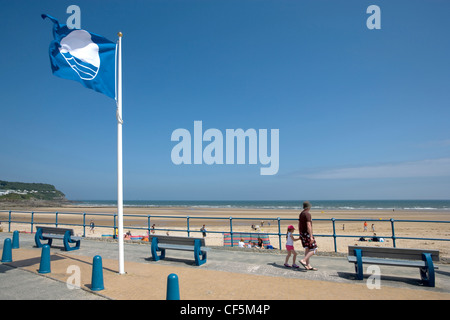 Einen Ausblick auf das Meer über Benllech Sand. Anglesey die schönsten Strände und Gewinner des European Blue Flag Award für 2 Stockfoto