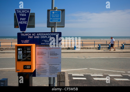 Parkuhr am Strand bei Benllech Sands. Anglesey die schönsten Strände und Gewinner der Europäischen blauen Flagge Stockfoto