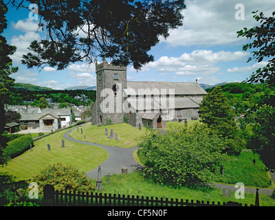 Das 15. Jahrhundert Pfarrkirche St. Michael und alle Engel in Hawkshead. William Wordsworth, der in Hawkshead zur Schule ging, u Stockfoto