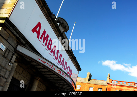 Der Eingang zum Ambassador Theatre im Zentrum von Dublin. Stockfoto