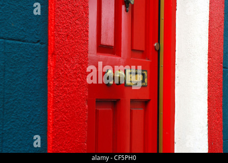 Detailansicht der eine rote Tür am Shandon in Cork. Stockfoto