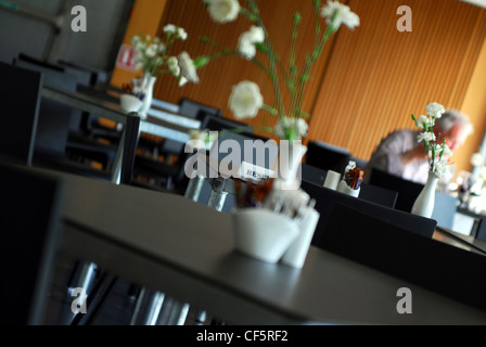 Innenansicht des Cafés in der Lewis Glucksman Gallery in Kork. Stockfoto