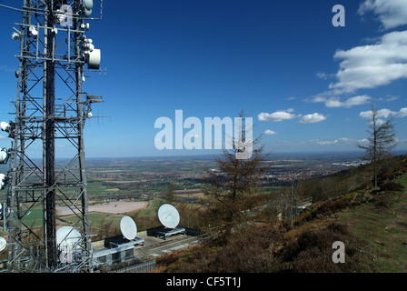 Masten von der Sendestation auf Wrekin Hügel nahe Telford Wrekin. Stockfoto