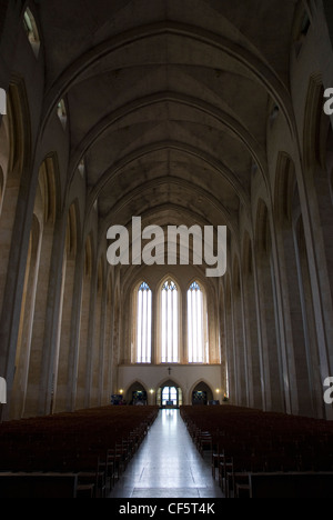 Das Kirchenschiff in Guildford Kathedrale, erbaut im Jahre 1928 als Folge der Diözese von Winchester wird in drei Abschnitte unterteilt Stockfoto