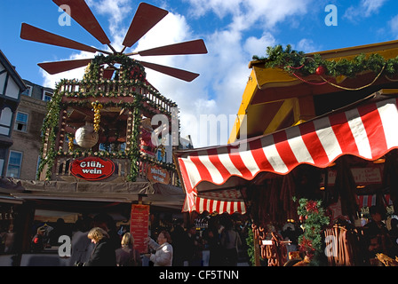 Einen deutschen Weihnachtsmarkt in Kingston nach Themse Marktplatz. Stockfoto