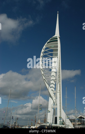 Spinaker Turm in Gunwharf Quays. Der Turm auf 170m Höhe, zweieinhalb Mal die Höhe der Nelsonsäule in London steht eine Stockfoto