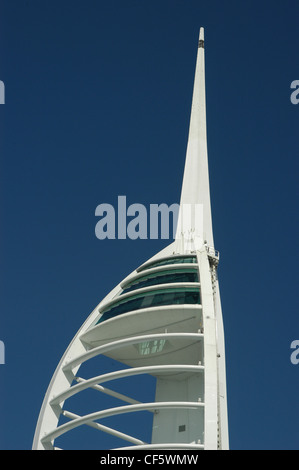 Spinaker Turm in Gunwharf Quays. Der Turm auf 170m Höhe, zweieinhalb Mal die Höhe der Nelsonsäule in London steht eine Stockfoto