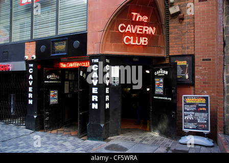 Der Cavern Club in der Mathew Street, "der bekannteste Club in der Welt". Der Club ist, wo Brian Epstein zum ersten Mal sah die Beatles pro Stockfoto