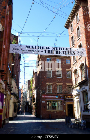 Ein Banner über Mathew Street, dem Geburtsort der Beatles zu verkünden. Stockfoto