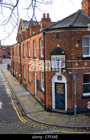 Das Albion Inn, die letzten verbleibenden klassischen viktorianischen Ecke Straße Kneipe innerhalb der Mauern von Chester. Stockfoto