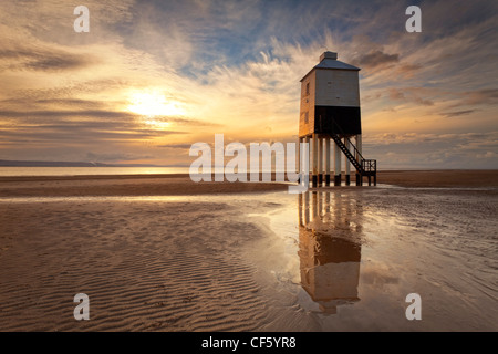 Burnham-on-Sea niedrigen Leuchtturm, erbaut von Joseph Nelson im Jahr 1832. Stockfoto